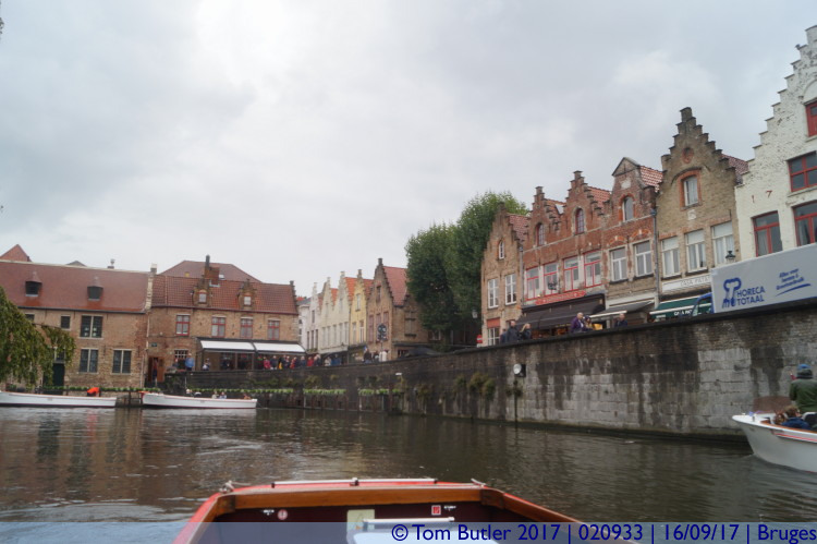 Photo ID: 020933, By the Huidenvettersplein, Bruges, Belgium
