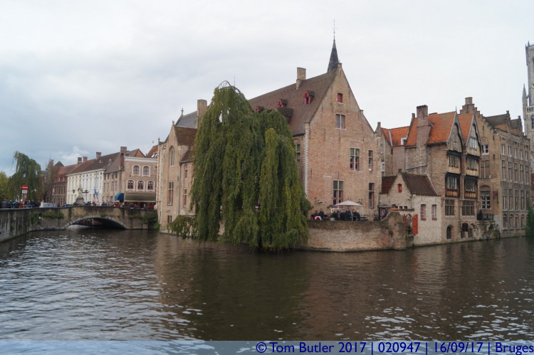 Photo ID: 020947, By the Huidenvettersplein, Bruges, Belgium