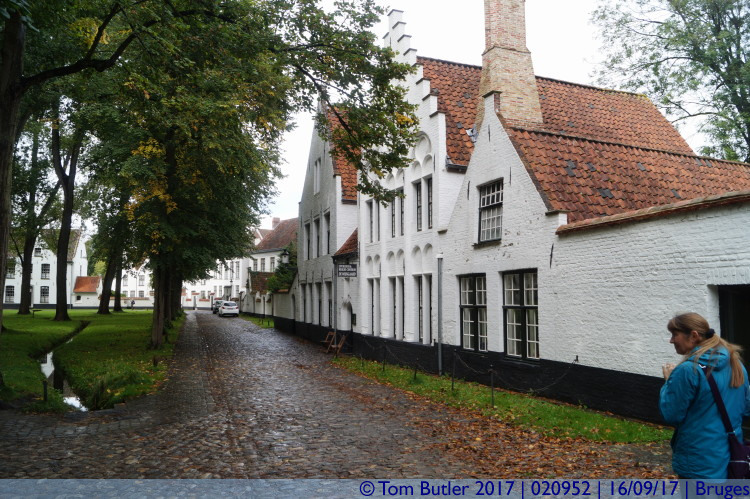 Photo ID: 020952, Into the Beguinage, Bruges, Belgium