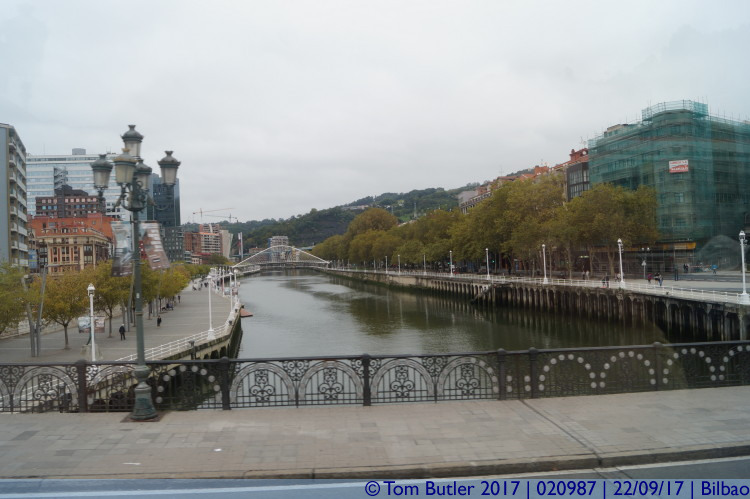 Photo ID: 020987, Crossing the river, Bilbao, Spain