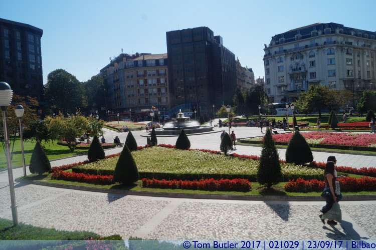 Photo ID: 021029, Plaza Moyua, Bilbao, Spain