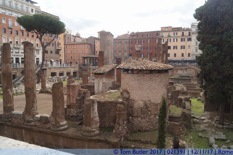Photo ID: 021391, Approaching Largo di Torre Argentina, Rome, Italy