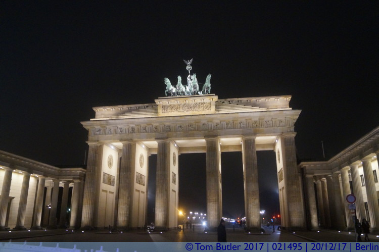 Photo ID: 021495, Brandenburg Gate at night, Berlin, Germany