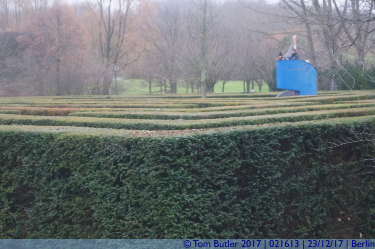 Photo ID: 021613, Approaching the maze, Berlin, Germany