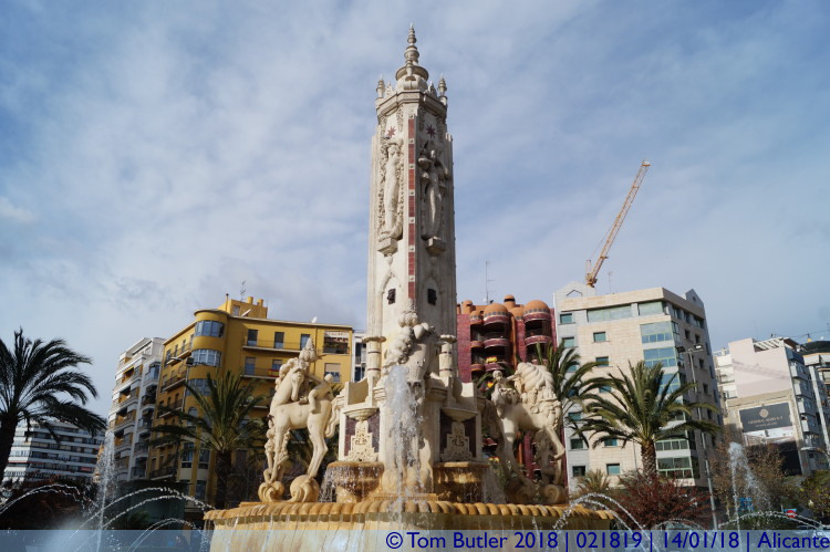 Photo ID: 021819, The statue and fountain, Alicante, Spain