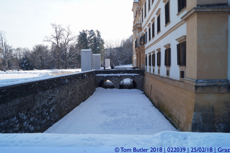 Photo ID: 022039, Entrance bridge, Graz, Austria