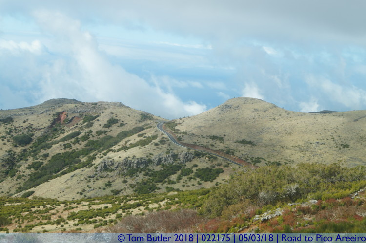 Photo ID: 022175, Road running through the mountains, Road to Pico Areeiro, Portugal