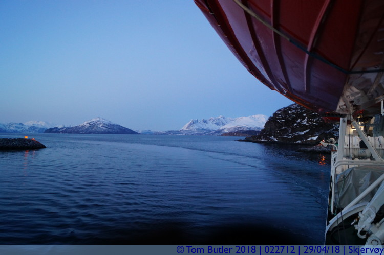 Photo ID: 022712, Turning to dock, Skjervy, Norway