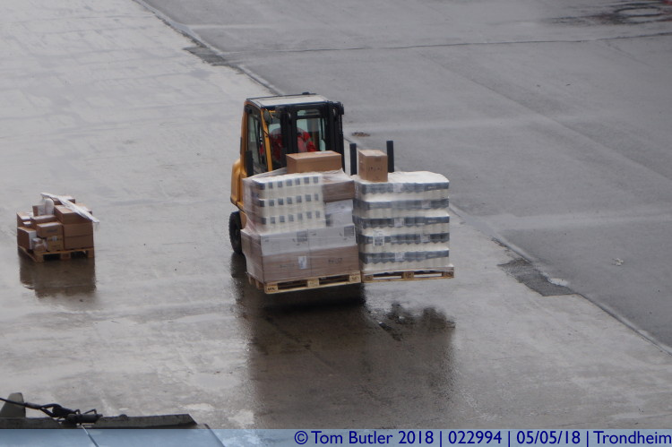 Photo ID: 022994, Loading supplies, Trondheim, Norway