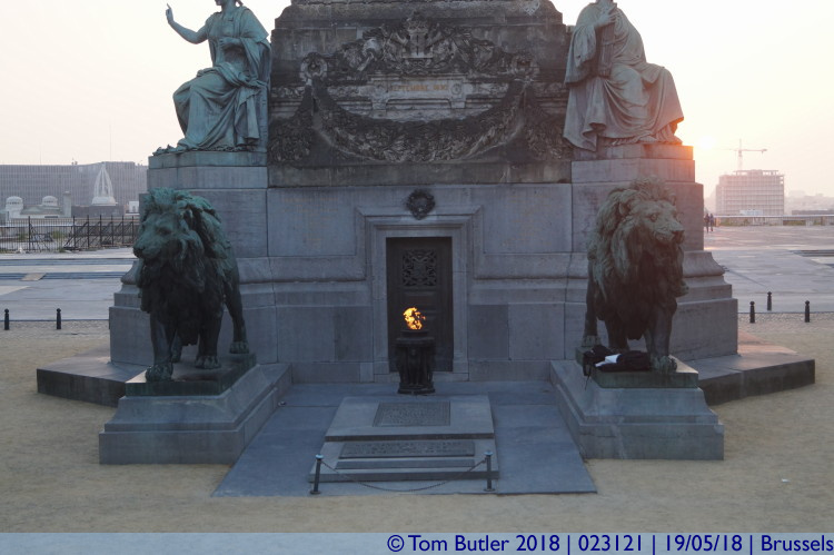 Photo ID: 023121, Eternal Flame on the tomb of the unknown soldier, Brussels, Belgium