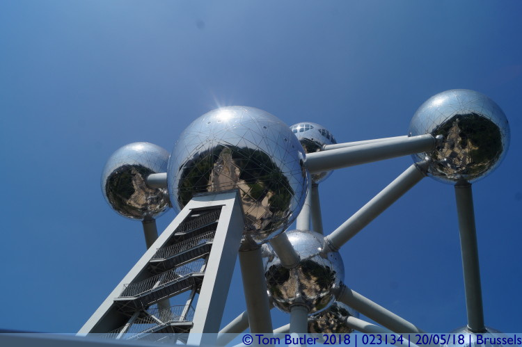 Photo ID: 023134, Atomium balls, Brussels, Belgium