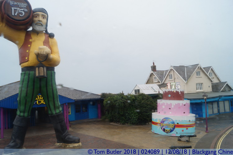 Photo ID: 024089, Pirate and cake, Blackgang Chine, Isle of Wight