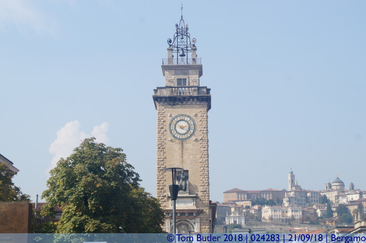 Photo ID: 024283, Torre dei caduti, Bergamo, Italy