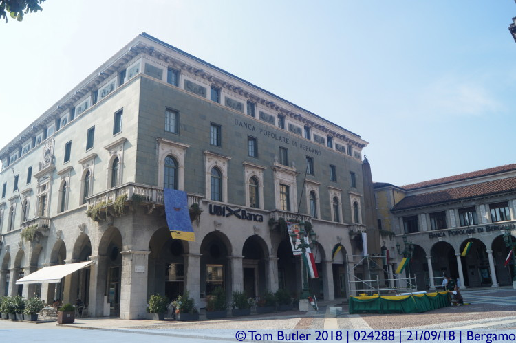 Photo ID: 024288, Banca Popolare, Bergamo, Italy