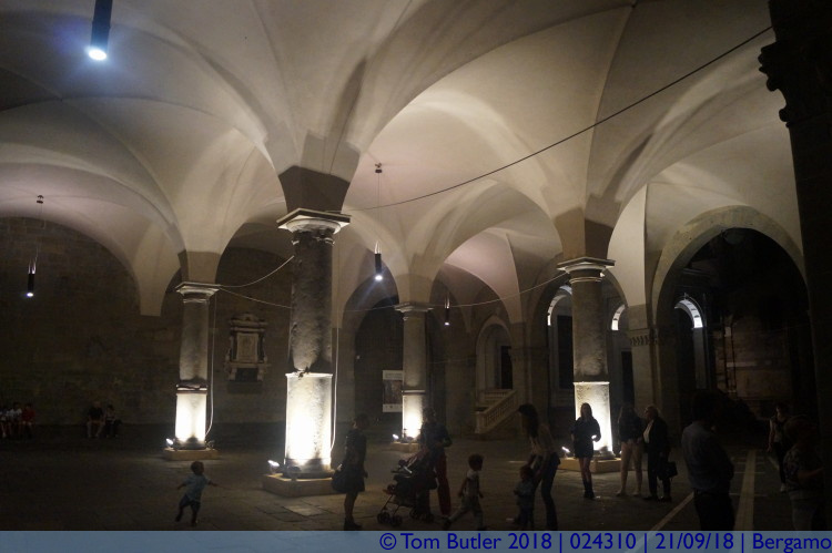 Photo ID: 024310, Under the Palazzo della Ragione, Bergamo, Italy