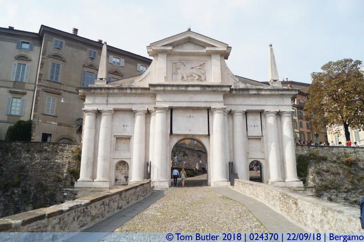 Photo ID: 024370, Porta San Giacomo, Bergamo, Italy