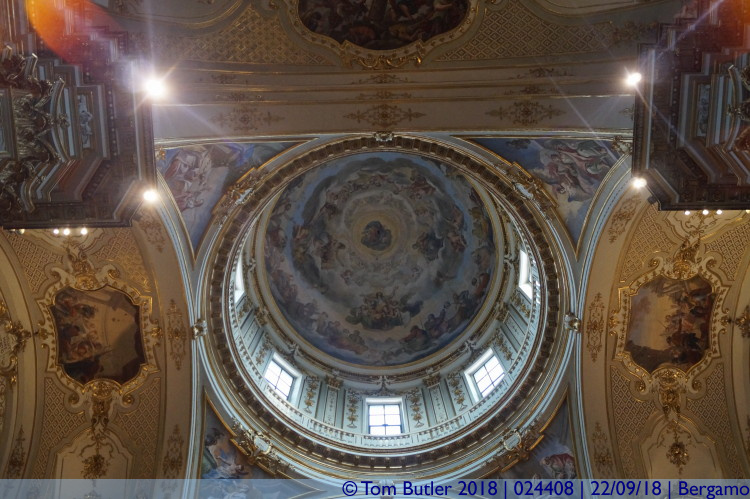 Photo ID: 024408, Under the dome, Bergamo, Italy