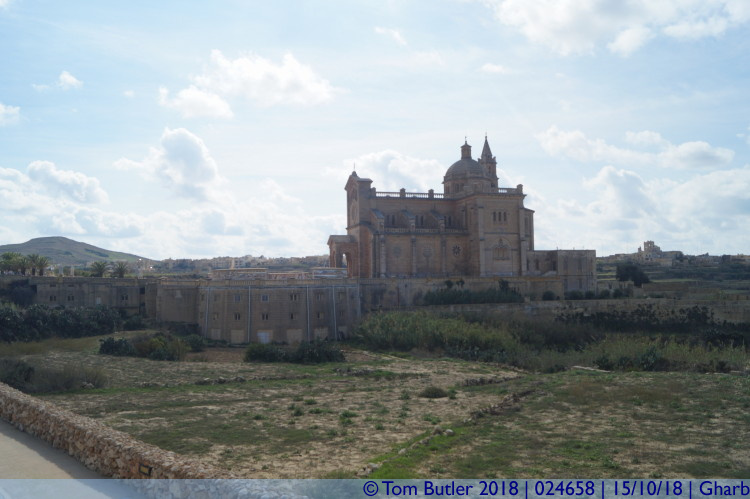 Photo ID: 024658, Approaching Ta' Pinu, Gharb, Malta