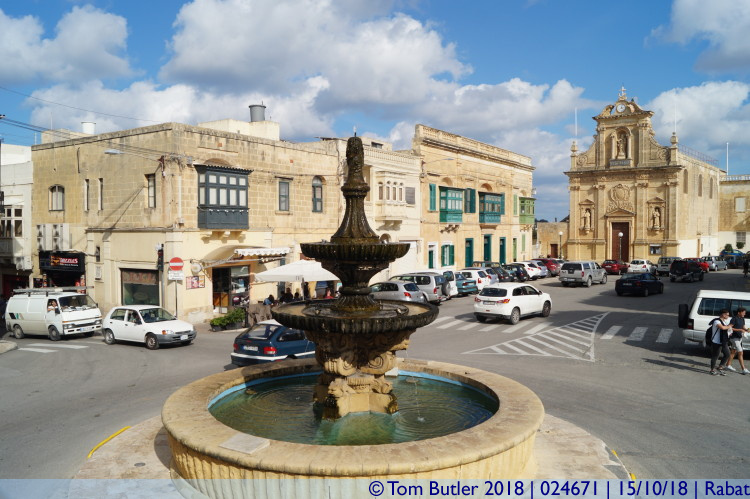 Photo ID: 024671, Fountain in St Francis Square, Rabat, Malta