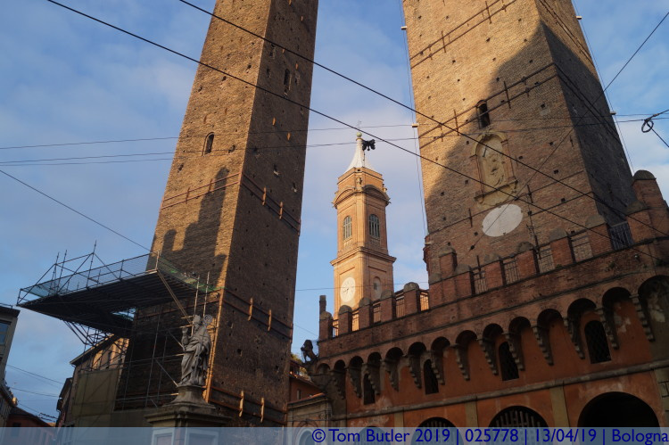 Photo ID: 025778, The two towers, Bologna, Italy