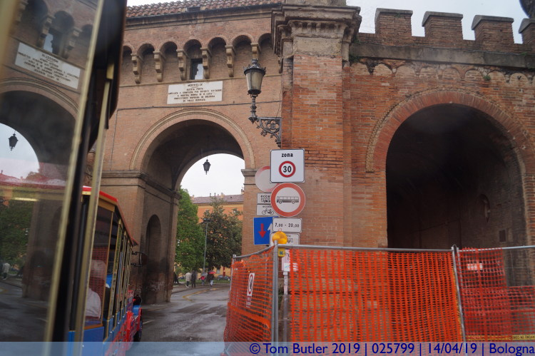 Photo ID: 025799, Passing under the gate, Bologna, Italy