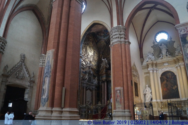 Photo ID: 025802, Columns and chapel, Bologna, Italy