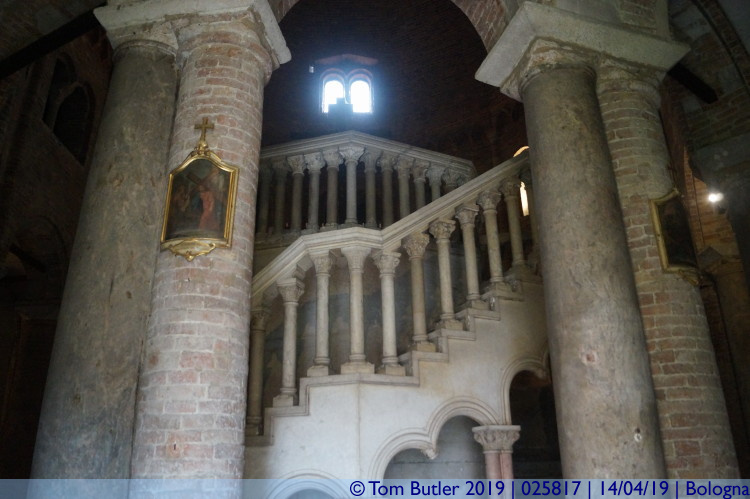 Photo ID: 025817, To the altar, Bologna, Italy