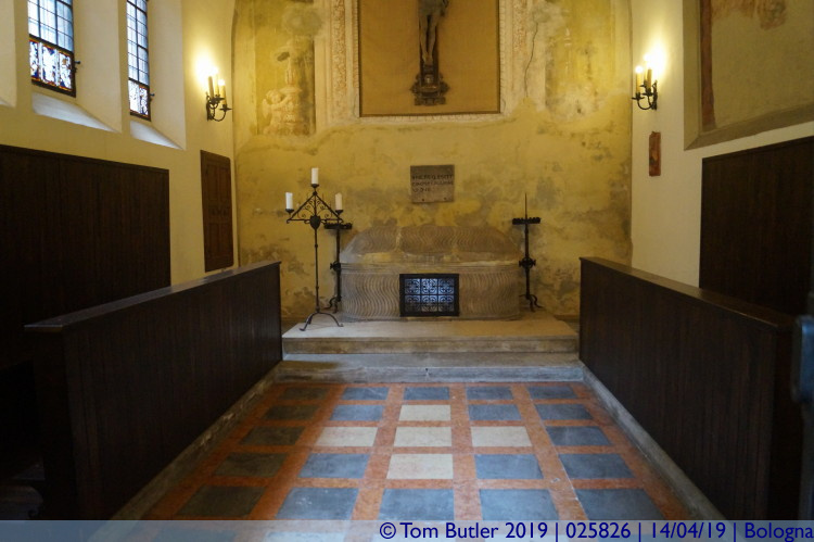 Photo ID: 025826, Side chapel, Bologna, Italy