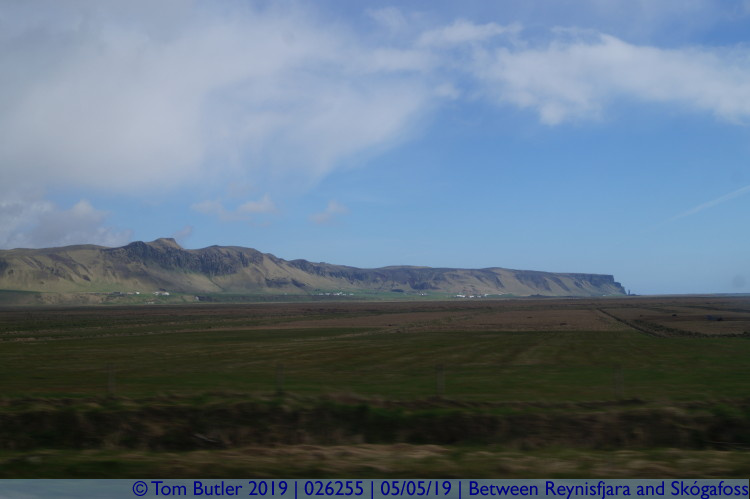 Photo ID: 026255, Cliffs towards Reynisdrangar, Between Reynisfjara and Skgafoss, Iceland