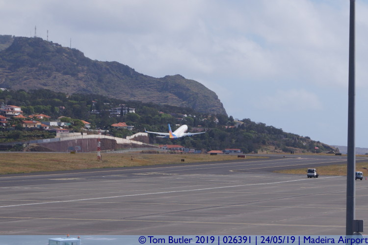Photo ID: 026391, Airborne, Madeira Airport, Portugal