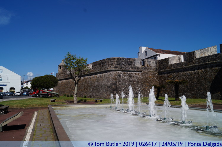 Photo ID: 026417, Fort and fountain, Ponta Delgada, Portugal