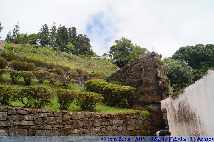 Photo ID: 026547, Walls of the gorge, Achada, Portugal