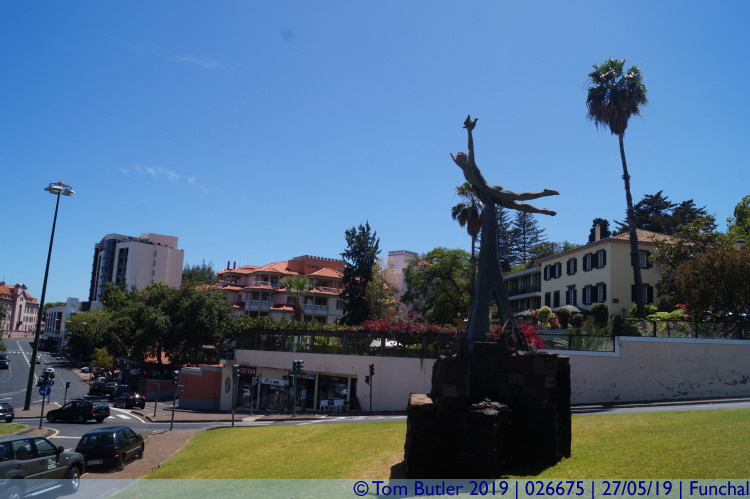 Photo ID: 026675, Airborne statue, Funchal, Portugal