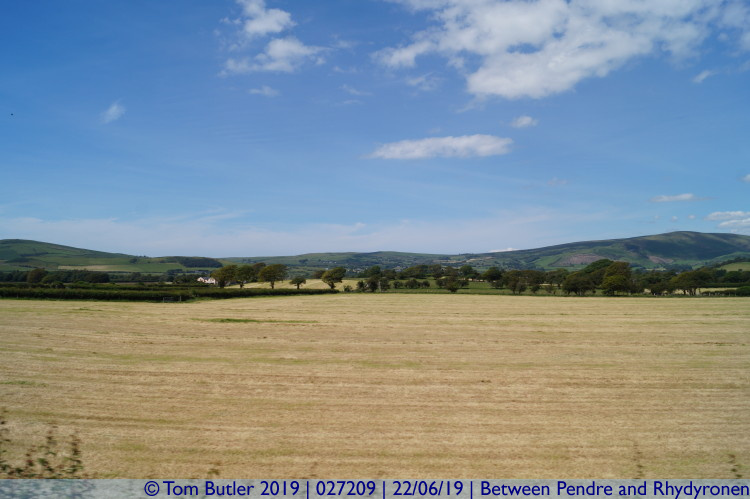 Photo ID: 027209, Farmland, Between Pendre and Rhydyronen, Wales