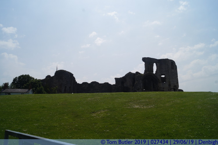 Photo ID: 027434, Ruins of Denbigh Castle, Denbigh, Wales