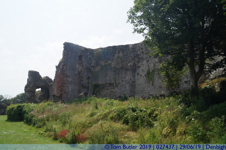 Photo ID: 027437, Side of the castle, Denbigh, Wales