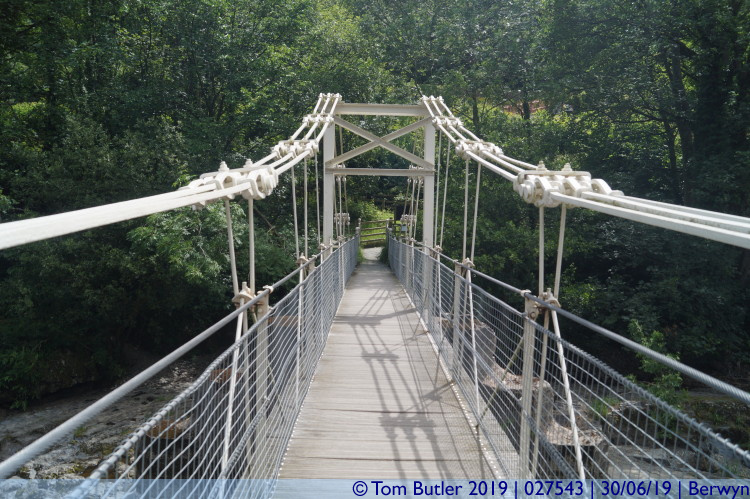 Photo ID: 027543, On the chain-link bridge, Berwyn, Wales