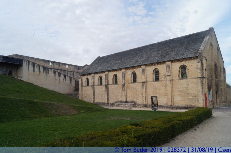Photo ID: 028372, Salle de l'chiquier and ramparts, Caen, France