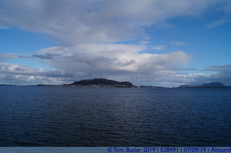 Photo ID: 028491, Bright morning, lesund, Norway