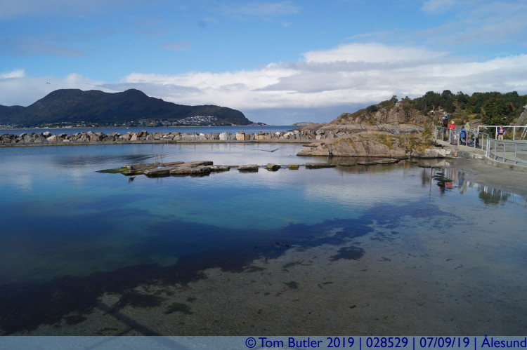 Photo ID: 028529, View over the seal pool, lesund, Norway