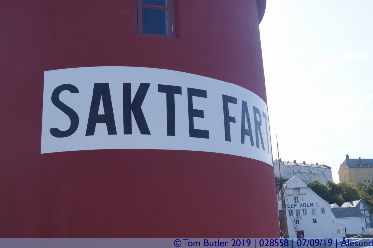 Photo ID: 028558, Sakte Fart!, lesund, Norway