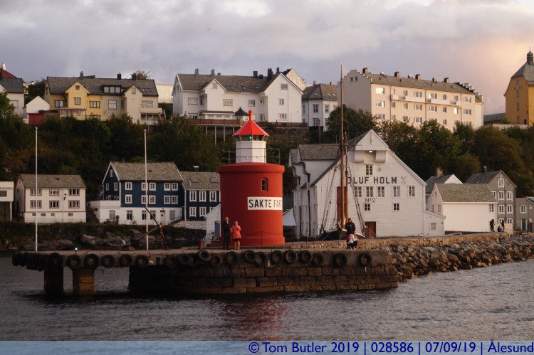 Photo ID: 028586, Lighthouse, lesund, Norway