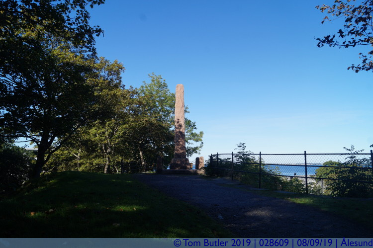 Photo ID: 028609, Behind the Obelisk, lesund, Norway