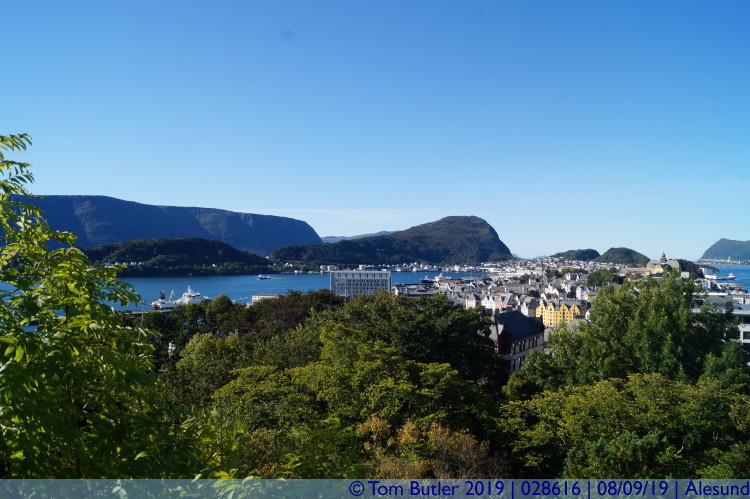 Photo ID: 028616, View from the city steps, lesund, Norway