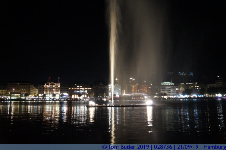 Photo ID: 028736, Water jet, Hamburg, Germany