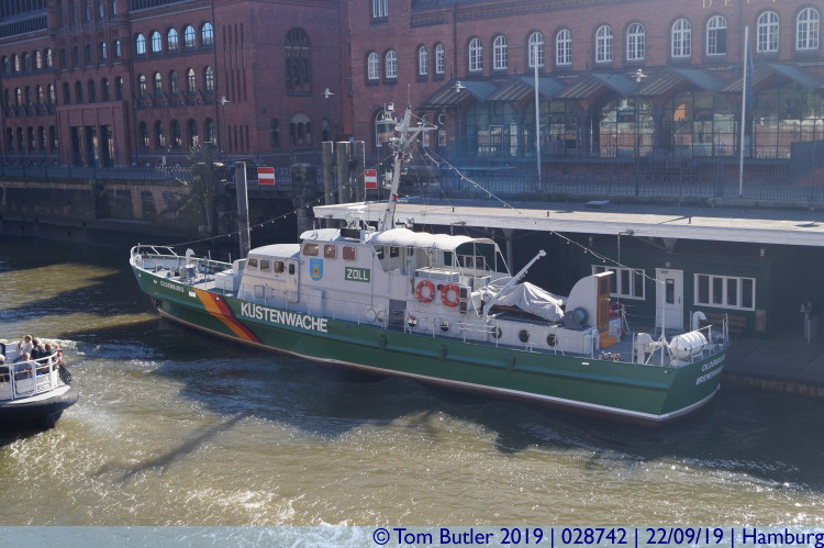Photo ID: 028742, Customs Boat, Hamburg, Germany