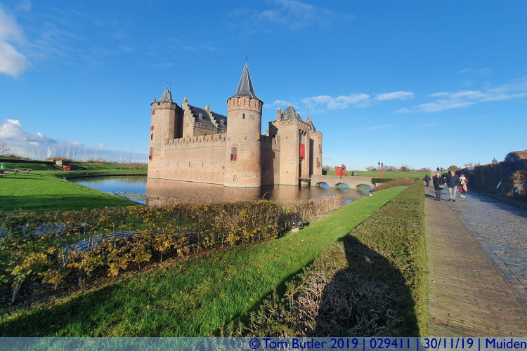 Photo ID: 029412, Castle and moat, Muiden, Netherlands