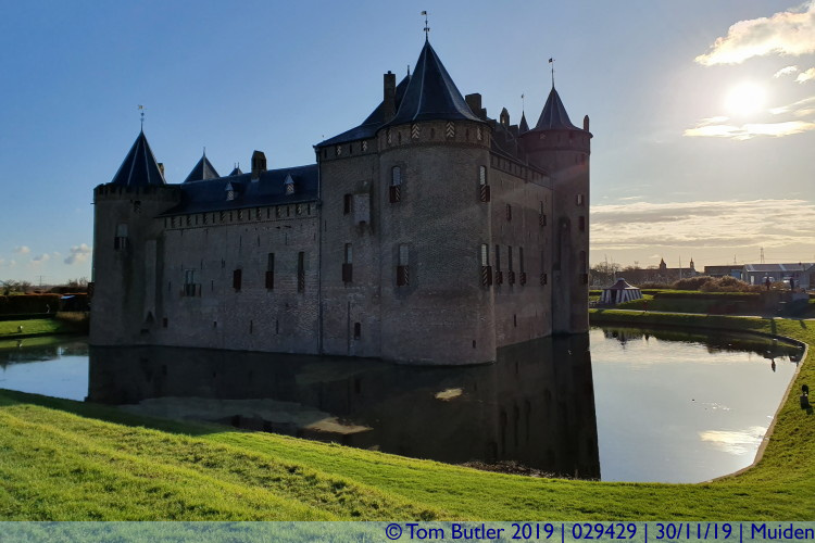 Photo ID: 029429, By the castle, Muiden, Netherlands