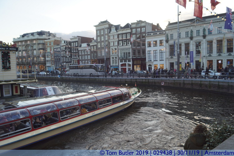 Photo ID: 029438, A boat departs, Amsterdam, Netherlands