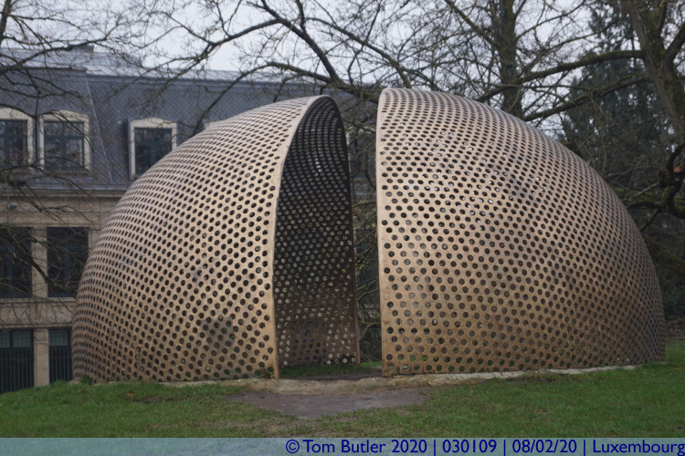 Photo ID: 030109, Sculpture in the Parc Fondation Pescatore, Luxembourg, Luxembourg